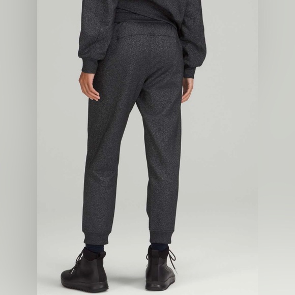 ⭐️ Host Pick ⭐️ BNWOT Lululemon Scuba HR Jogger 7/8 Length Black Sparkle - Picture 6 of 13